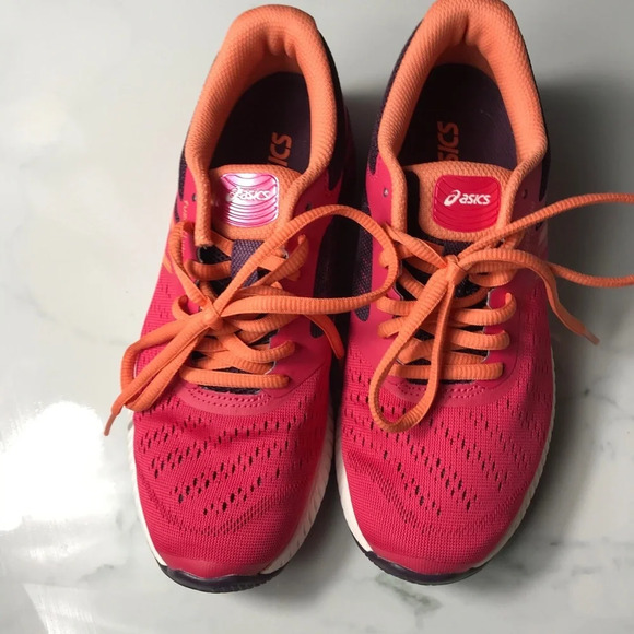 easics sneakers Sz 5 - Picture 3 of 6